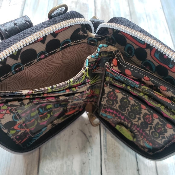 Sakroots Crossbody Wallet. - Picture 8 of 16